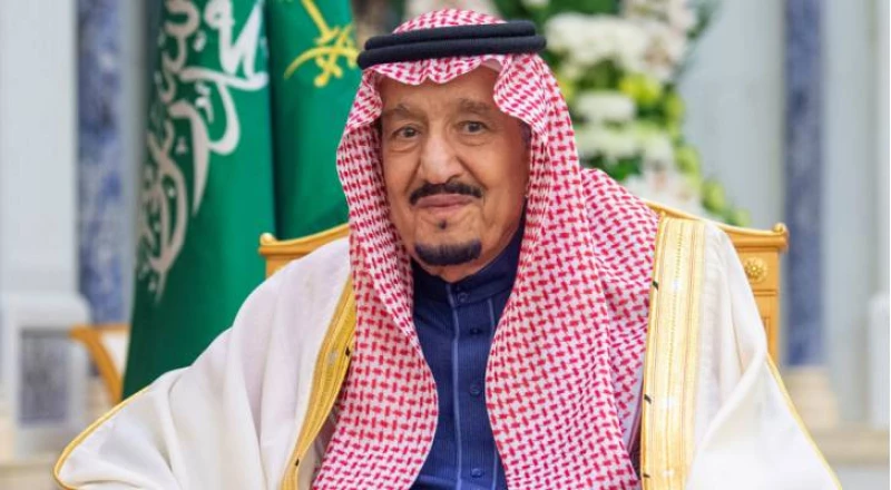 عاجل وبشكل رسمي بقرار من خادم الحرمين الشريفين الملك سلمان السعودي إدارة الجوازات تبدئ بالسماح للوافد والمقيم بالعمل داخل هذة المهن بدون كفالة نهائياً